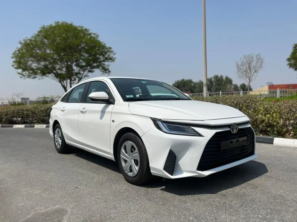 Toyota Yaris E 2023