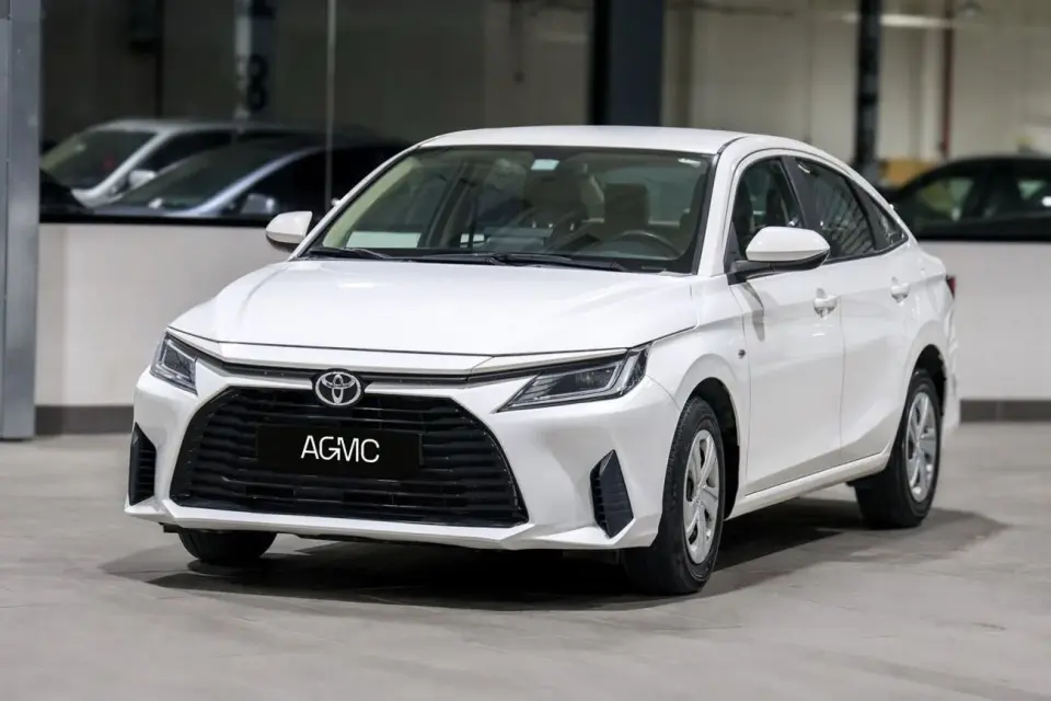 Toyota Yaris E 2024