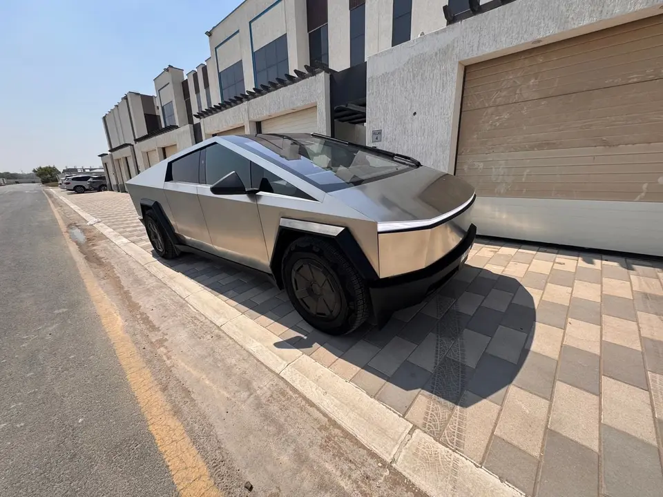 Tesla Cybertruck PREMIUM 2026