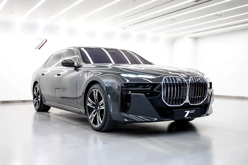 BMW 740i M SPORT 2023