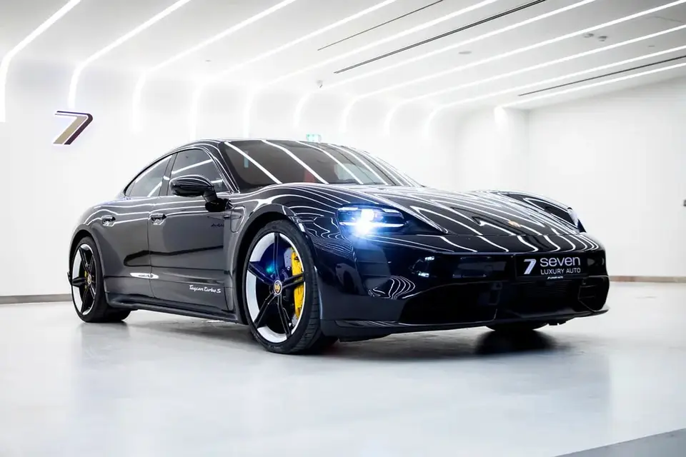 Porsche Taycan TURBO S 2021