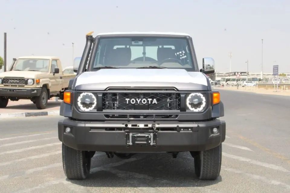 Toyota Land Cruiser 70 LC79 LX 2026