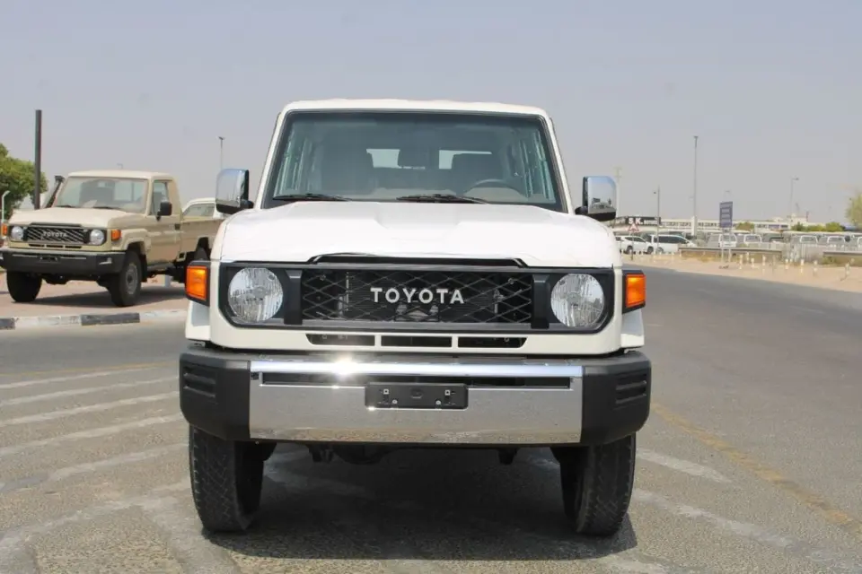 Toyota Land Cruiser 70 LC76 LX 2026