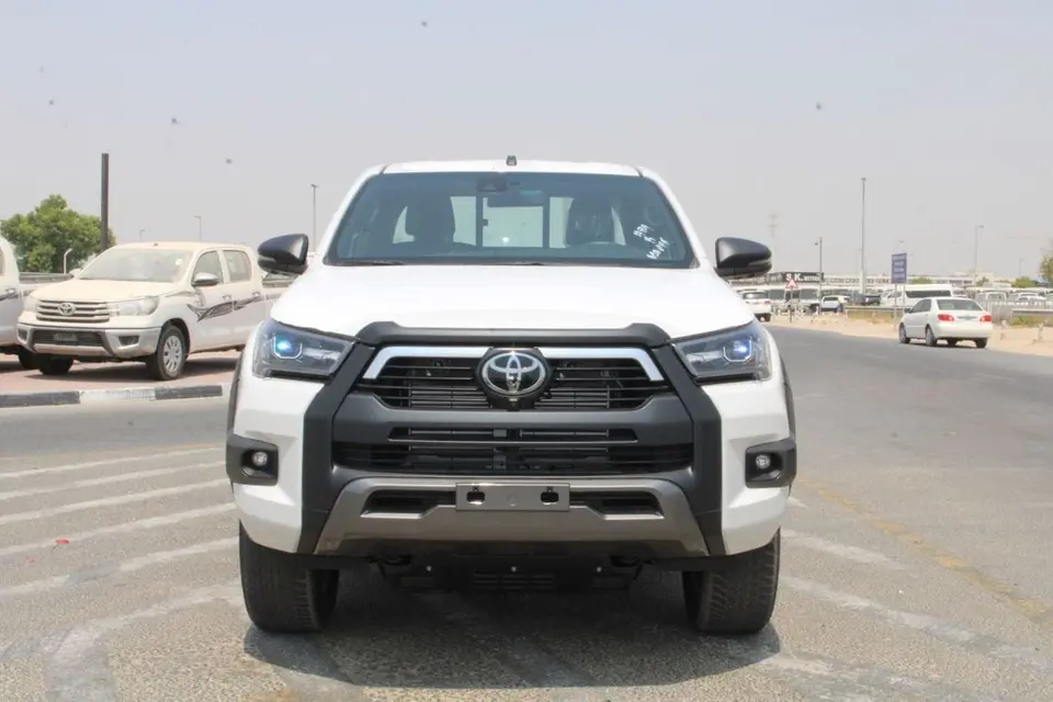 Toyota Hilux ADVENTURE 2026