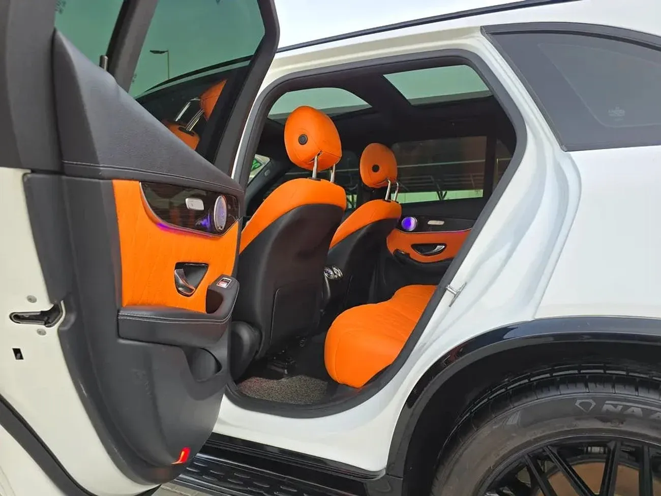 Mercedes-Benz GLC 300 AMG 2020 — фото 11