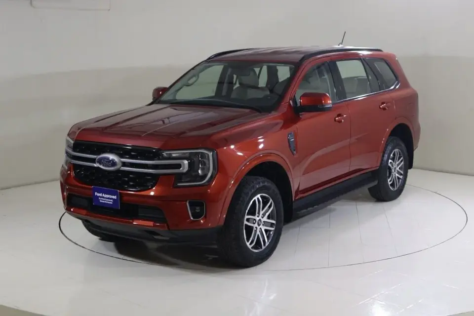 Ford Everest XLS 2024