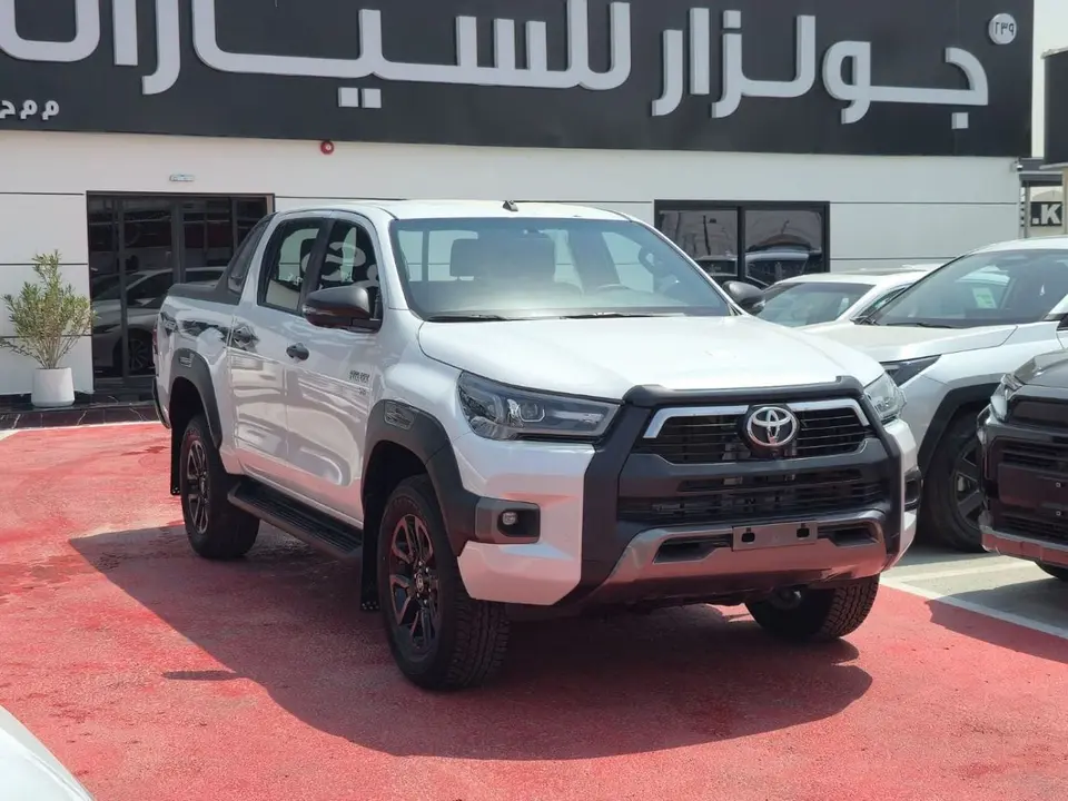 Toyota Hilux ADVENTURE 2026