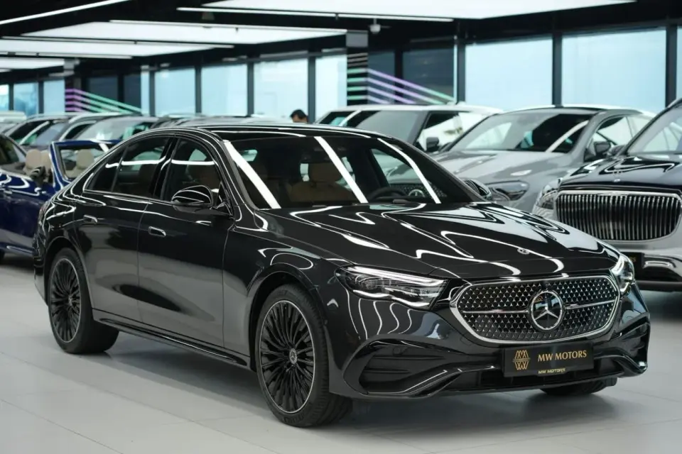 Mercedes-Benz E300 AMG 2026
