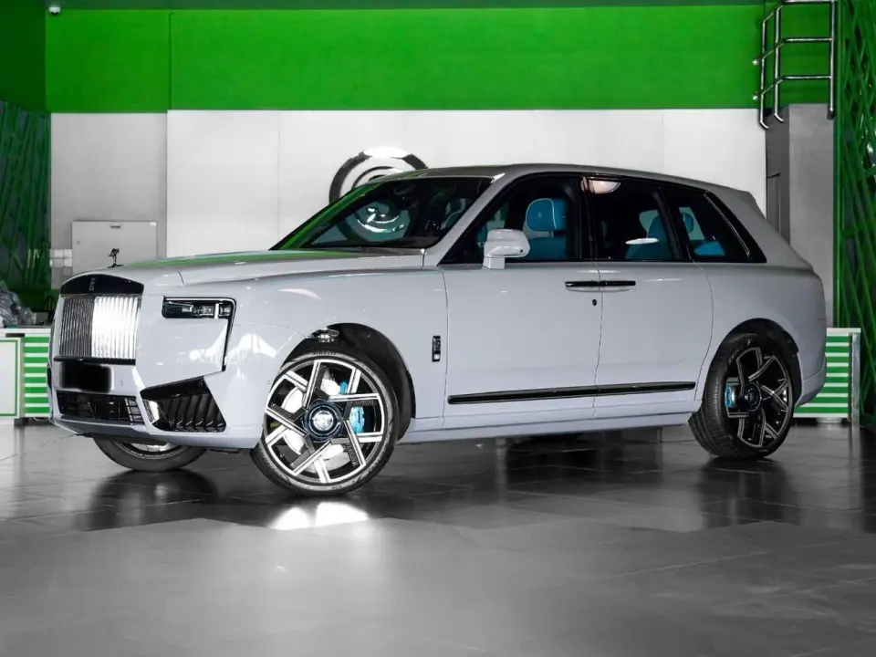 Rolls-Royce Cullinan BLACK BADGE 2026