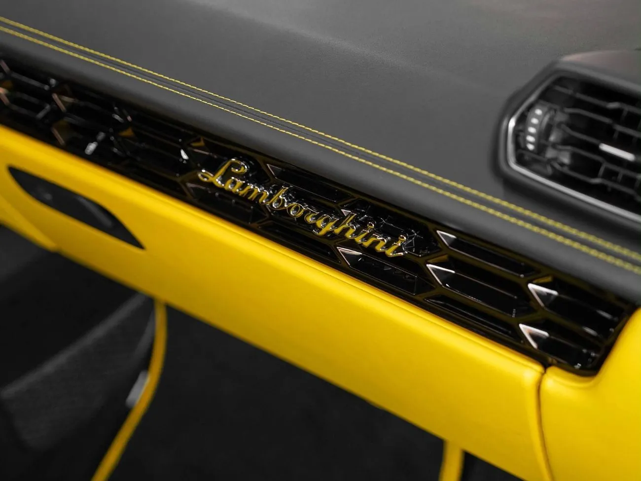 Lamborghini Huracan EVO SPYDER 2021 — фото 13