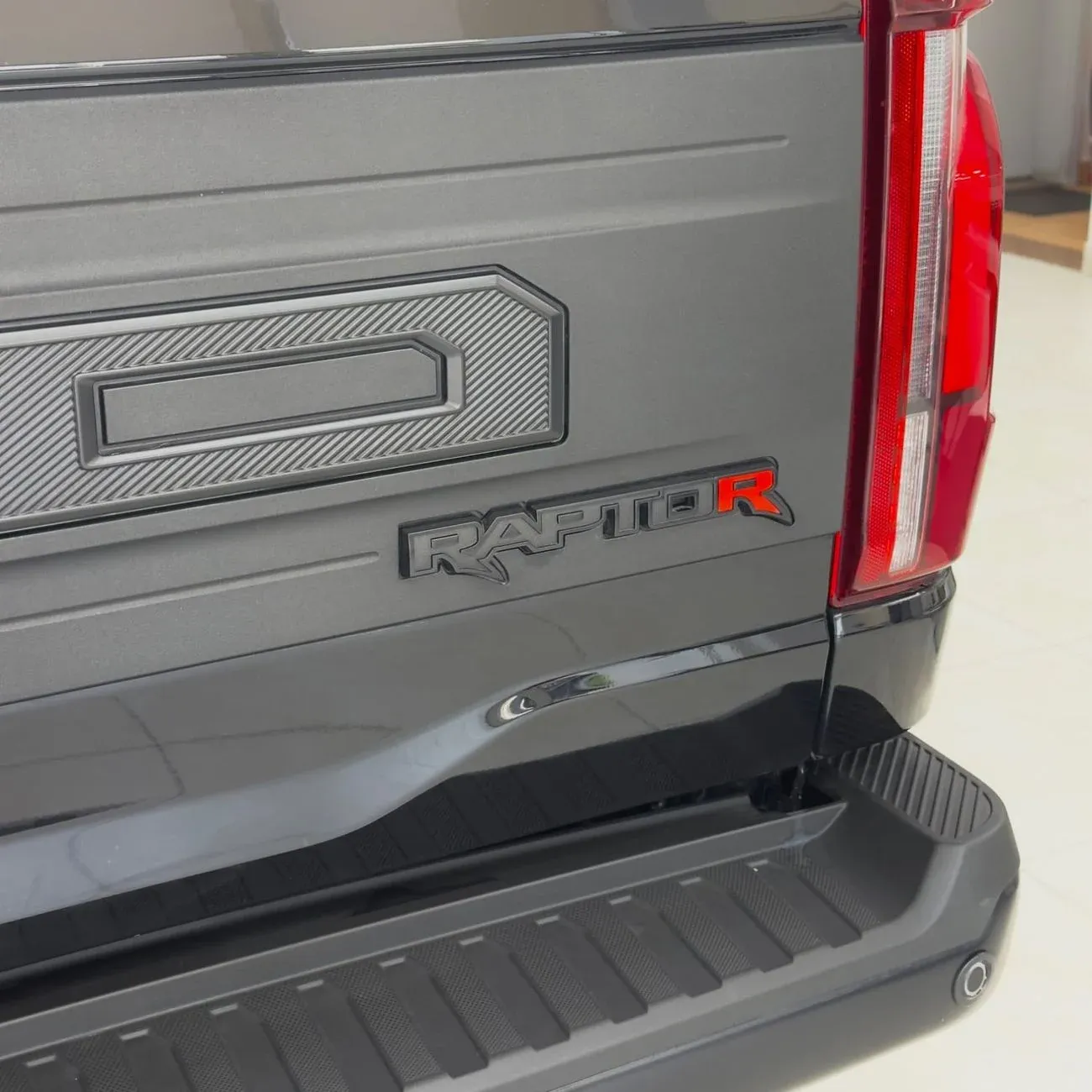 Ford F-150 RAPTOR R CREW 2025 — фото 6