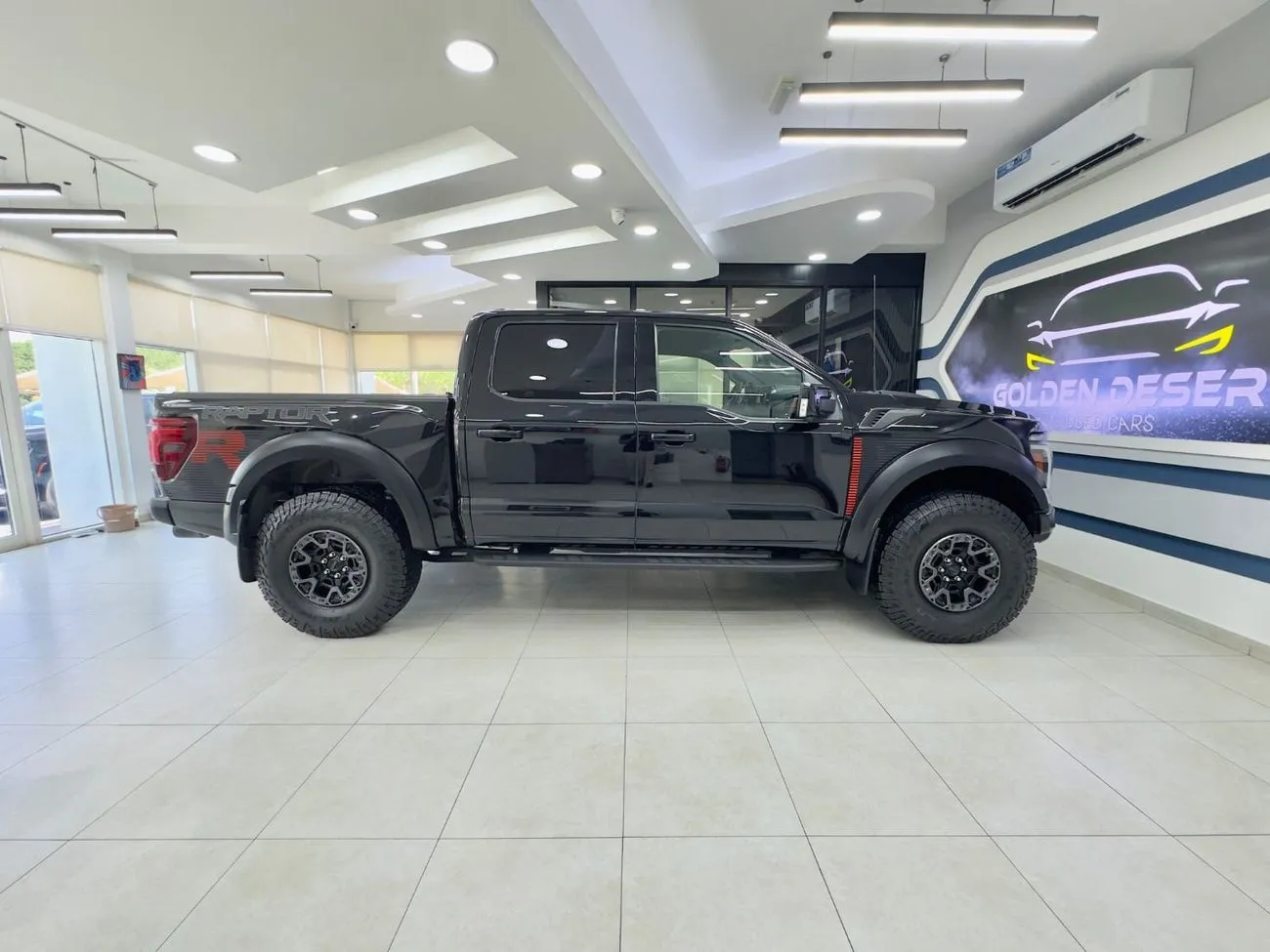 Ford F-150 RAPTOR R CREW 2025 — фото 4