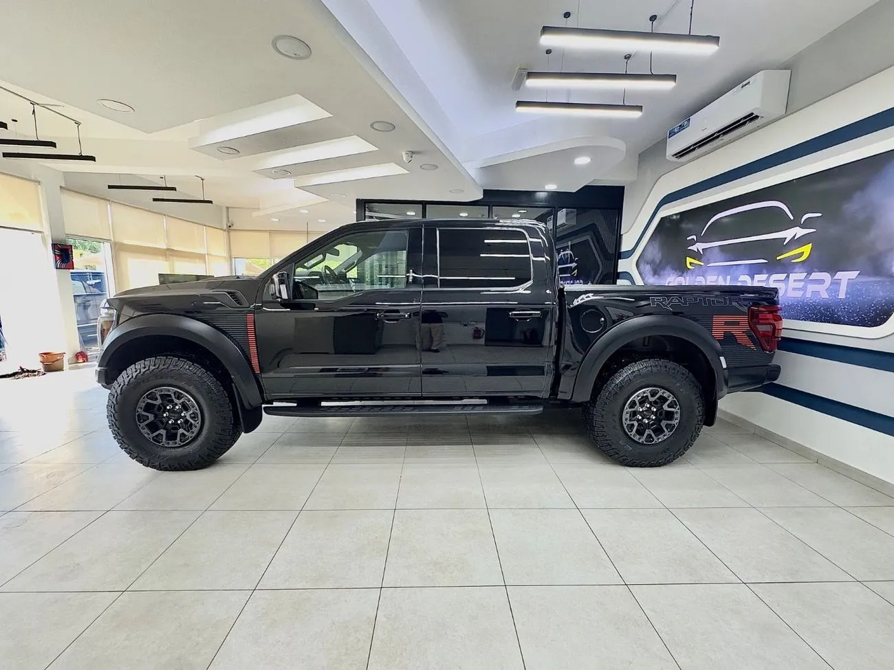 Ford F-150 RAPTOR R CREW 2025 — фото 3