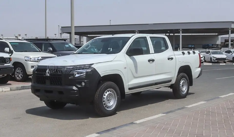 Mitsubishi L200 GL . Double Cab . 2.4L . Petrol . 4WD . 5-Speed Manual . 2027 Model . For Export 2027