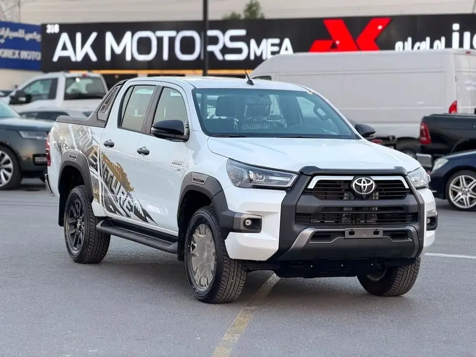 Toyota Hilux ADVENTURE 2026