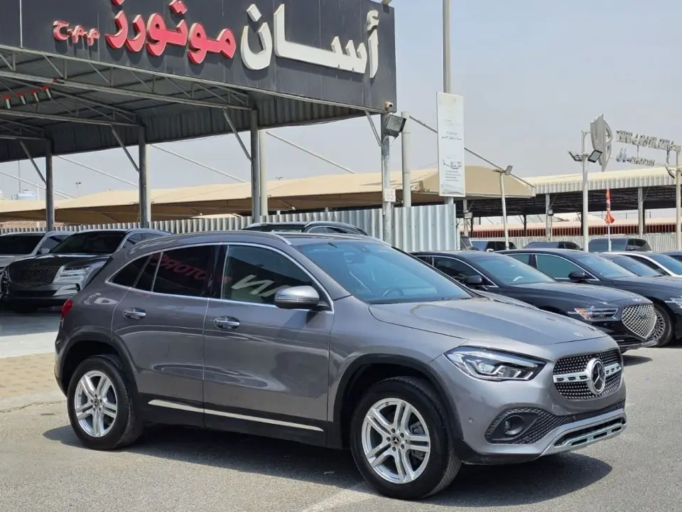 Mercedes-Benz GLA250 STANDARD 2021