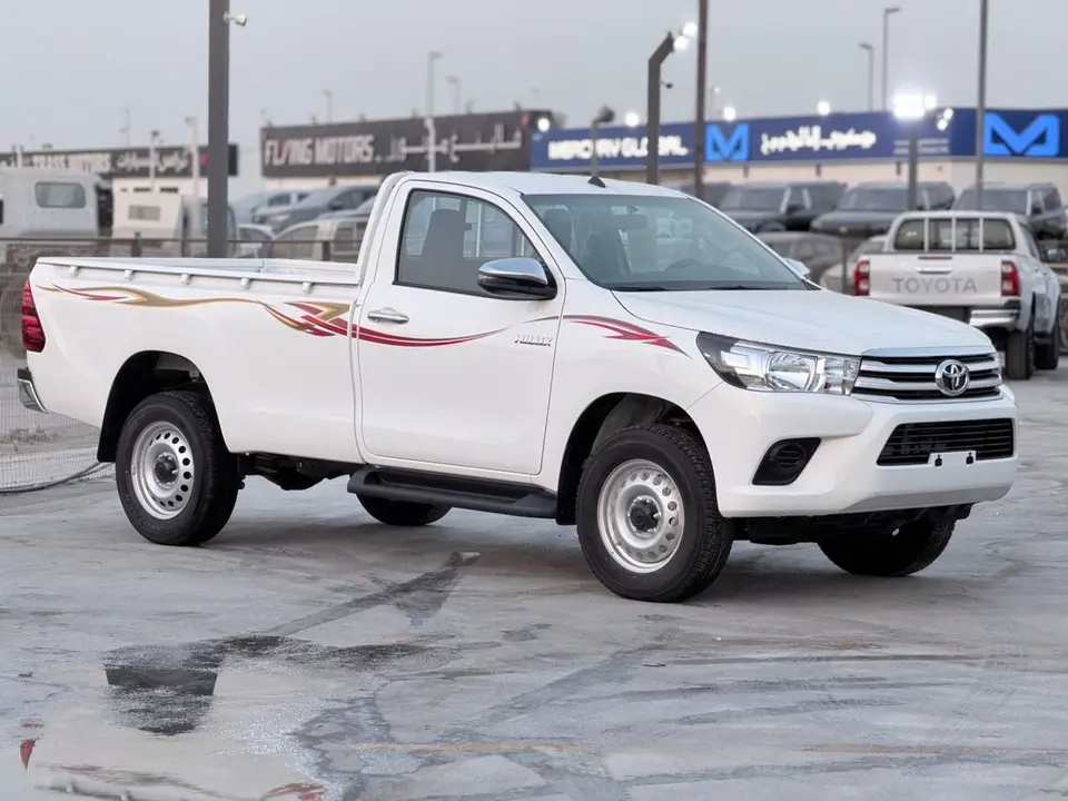 Toyota Hilux DLX 2026