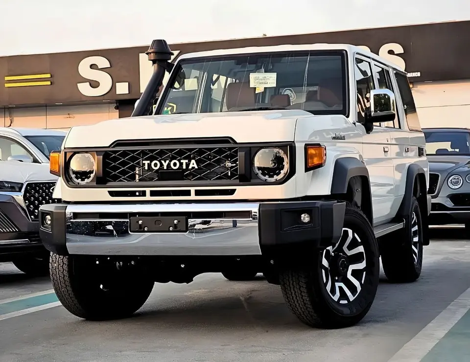 Toyota Land Cruiser 70 LC76 LX 2026