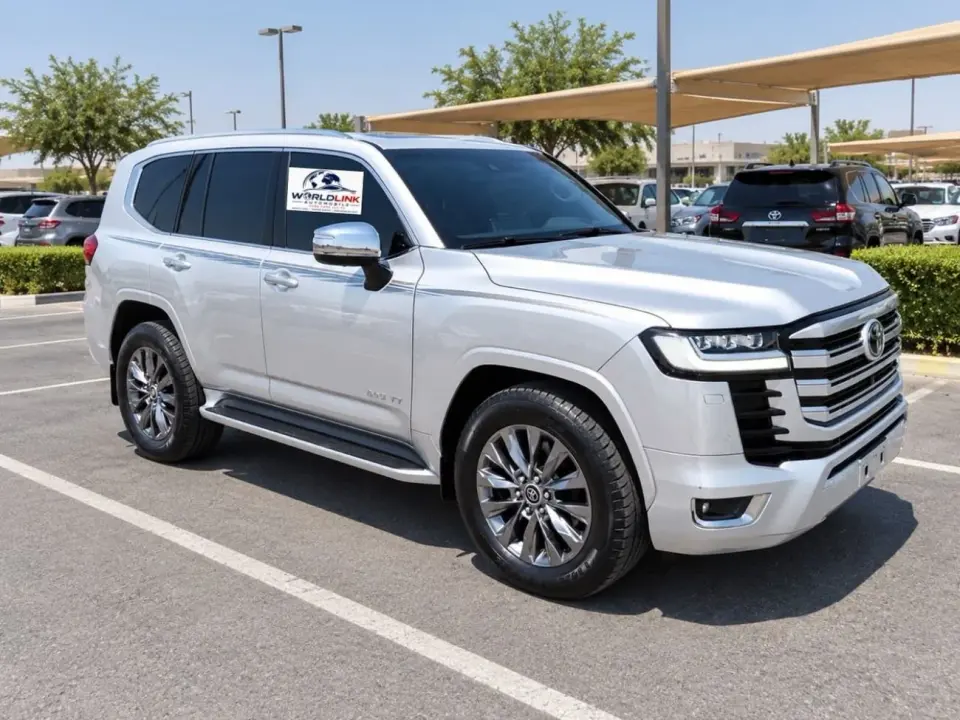 Toyota Land Cruiser VXR 2022