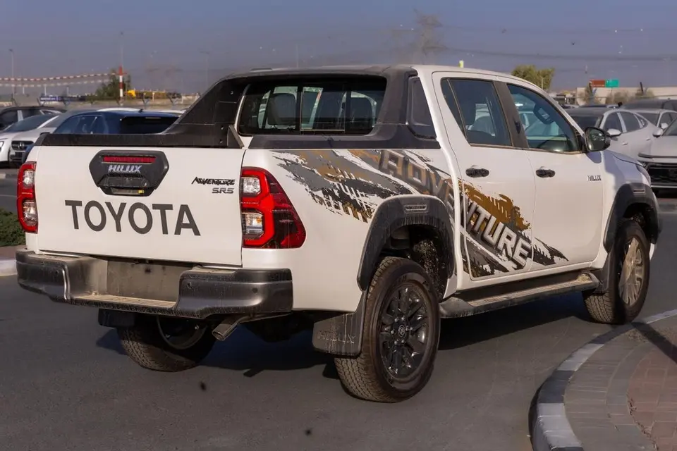 Toyota Hilux ADVENTURE 2026