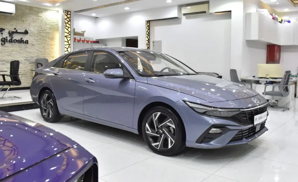 Hyundai Elantra COMFORT 2024