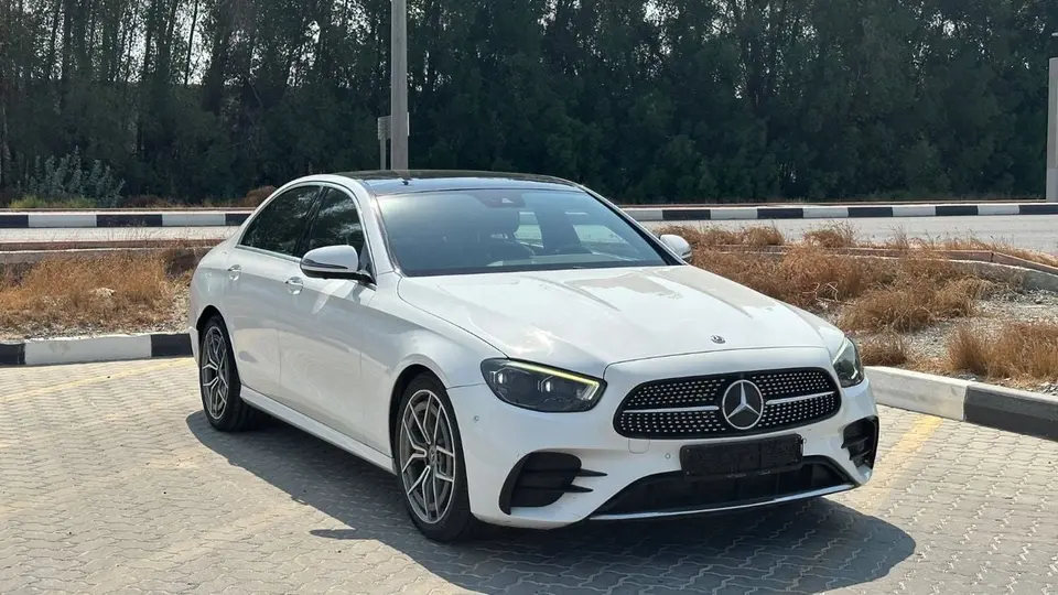 Mercedes-Benz E200 AMG 2021