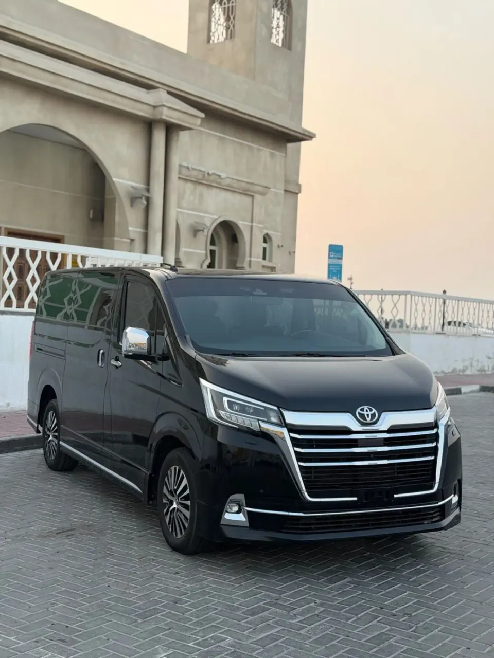 Toyota Granvia PREMIUM 2023