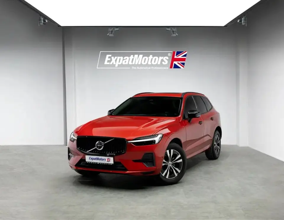 Volvo XC60 MOMENTUM 2022