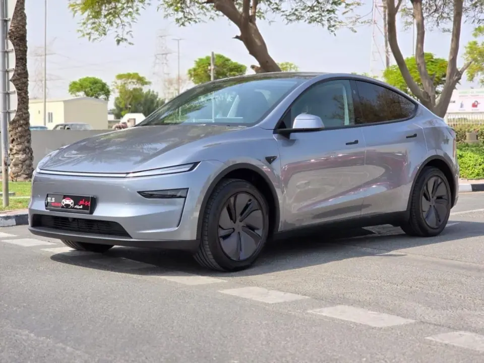 Tesla Model Y LONG RANGE 2026