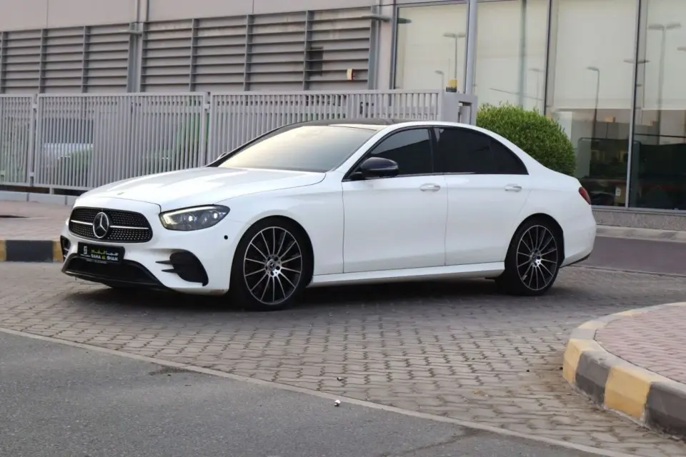 Mercedes-Benz E300 AMG 2021