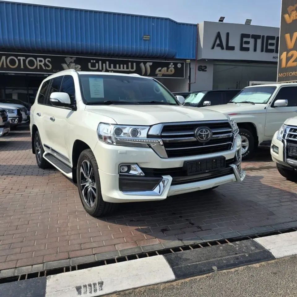 Toyota Land Cruiser VXR 2021