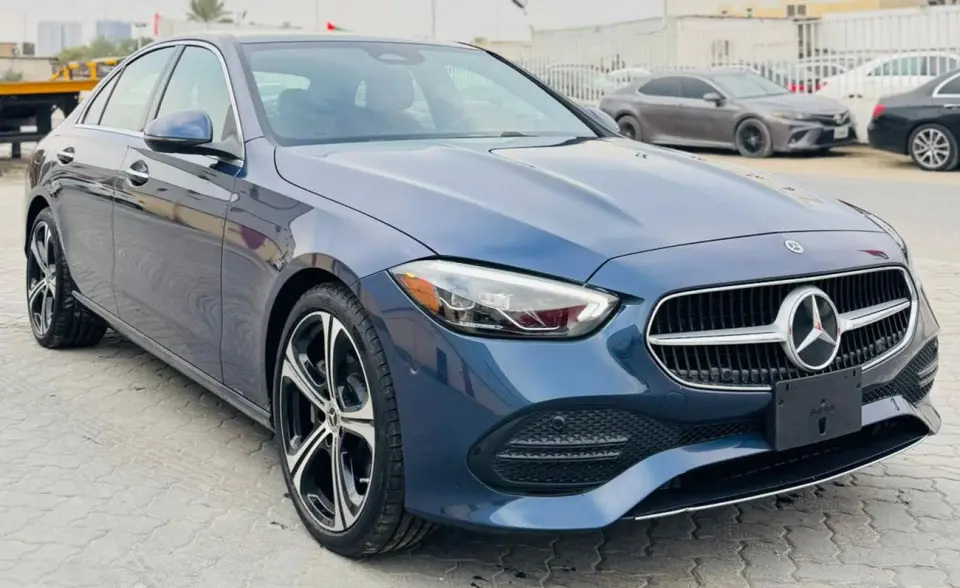 Mercedes-Benz C300 STANDARD 2025