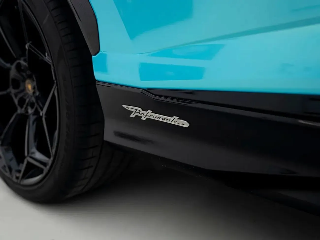 Lamborghini Urus PERFORMANTE 2024 — фото 13