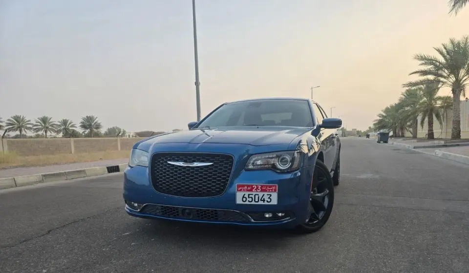 Chrysler 300s STANDARD 2023