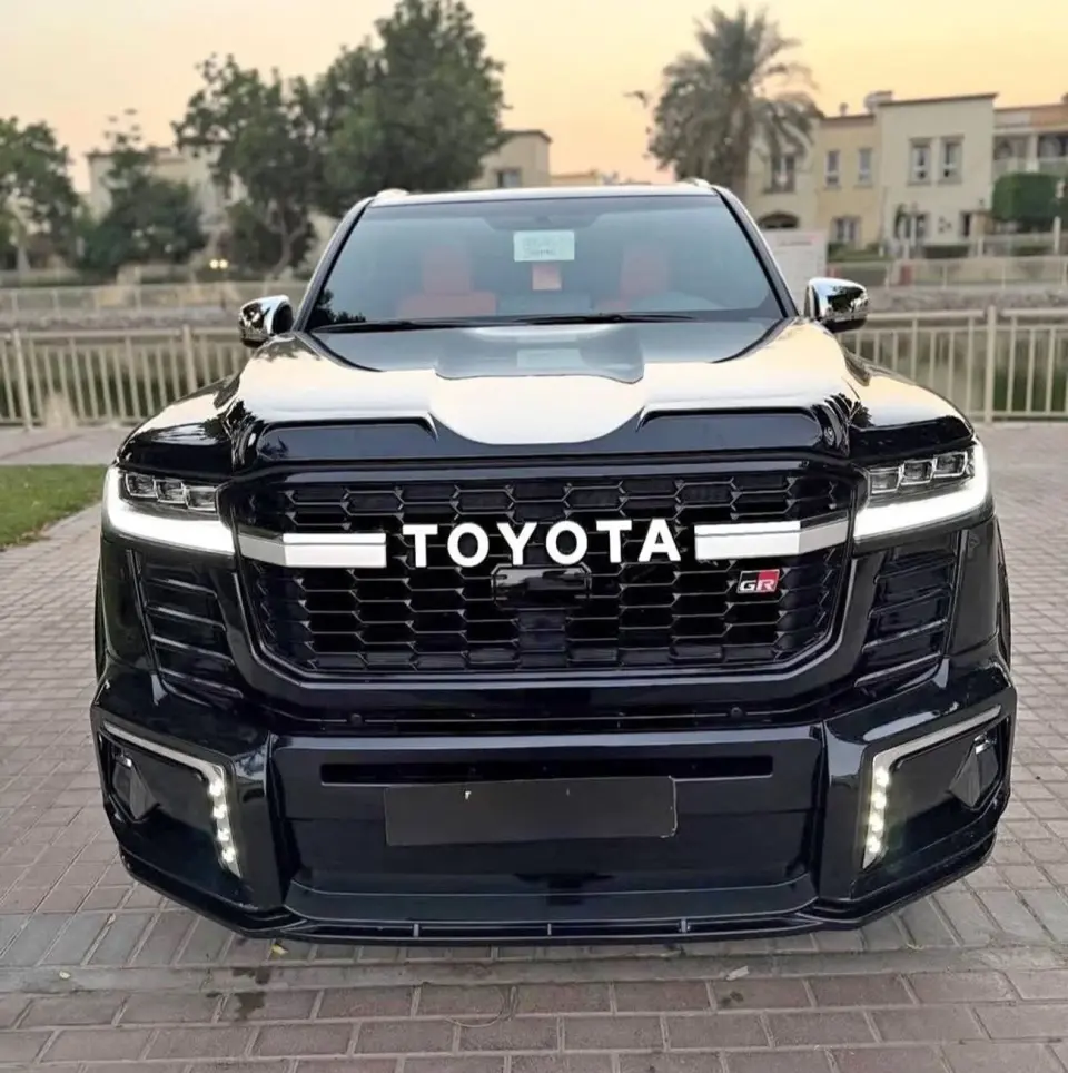 Toyota Land Cruiser VXR 2025
