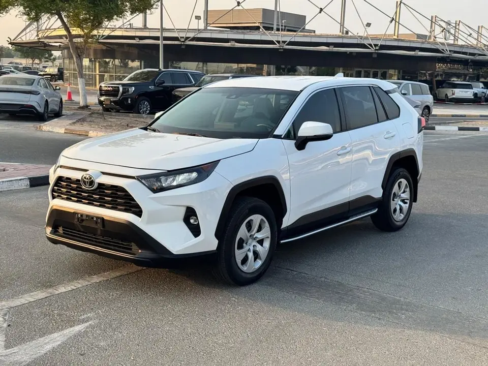 Toyota RAV4 LE 2023