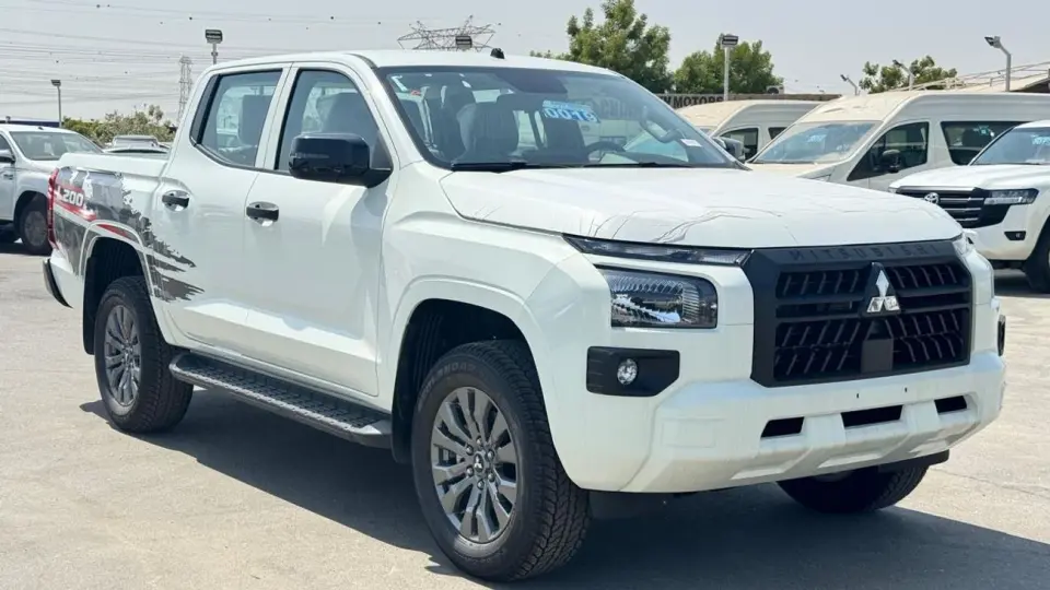 Mitsubishi L200 GLS- PLUS | 2.4 L | PETROL | 5MT| 4x4 | PICK UP TRUCK 2027