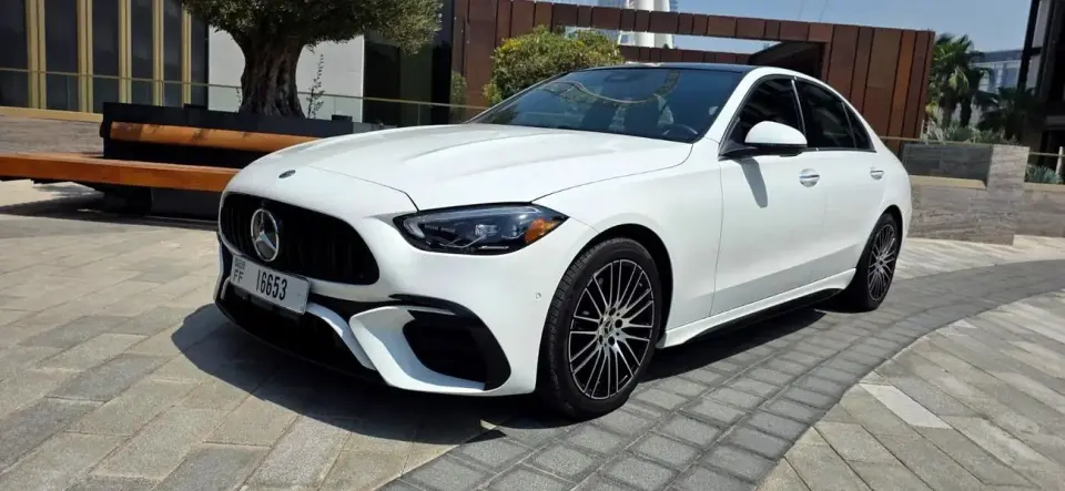 Mercedes-Benz C300 2025