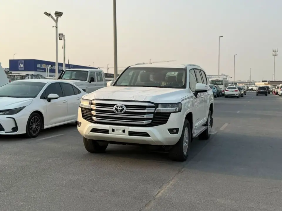 Toyota Land Cruiser GXR 2026