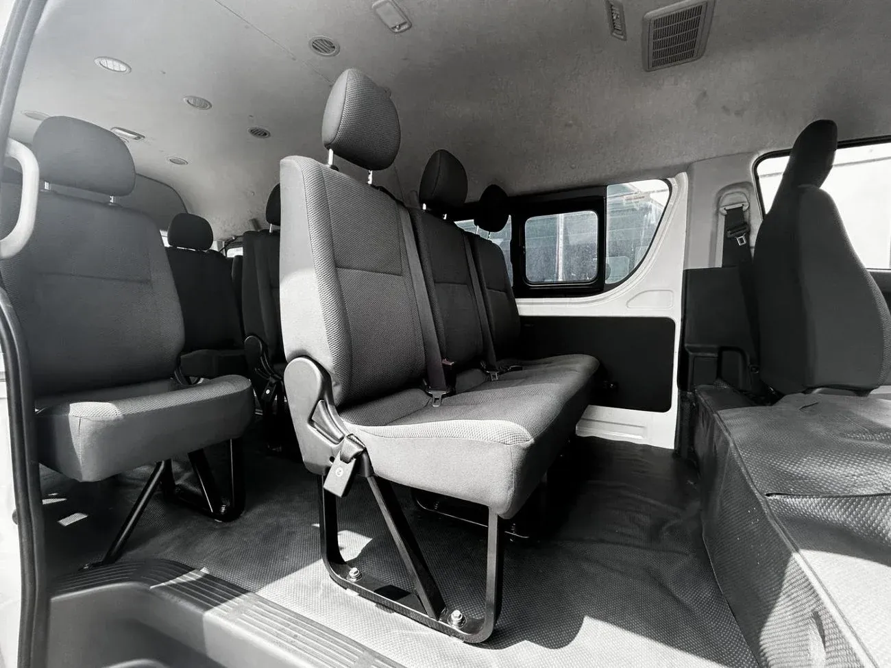 Toyota Hiace DX 2026 — фото 5