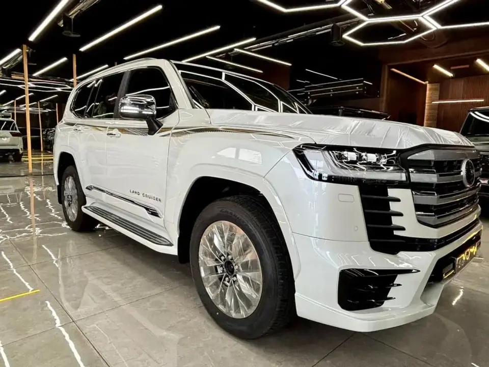 Toyota Land Cruiser VX 2026