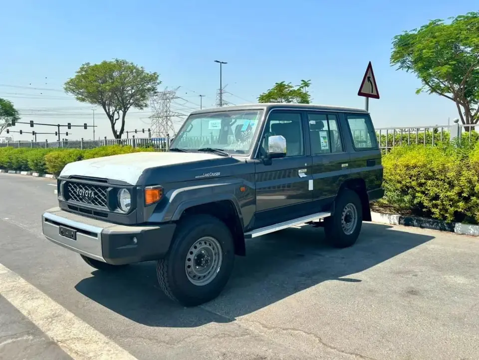 Toyota Land Cruiser 70 LC76 LX 2026