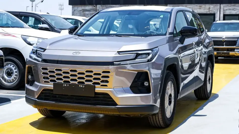 Toyota RAV4 LE 2026