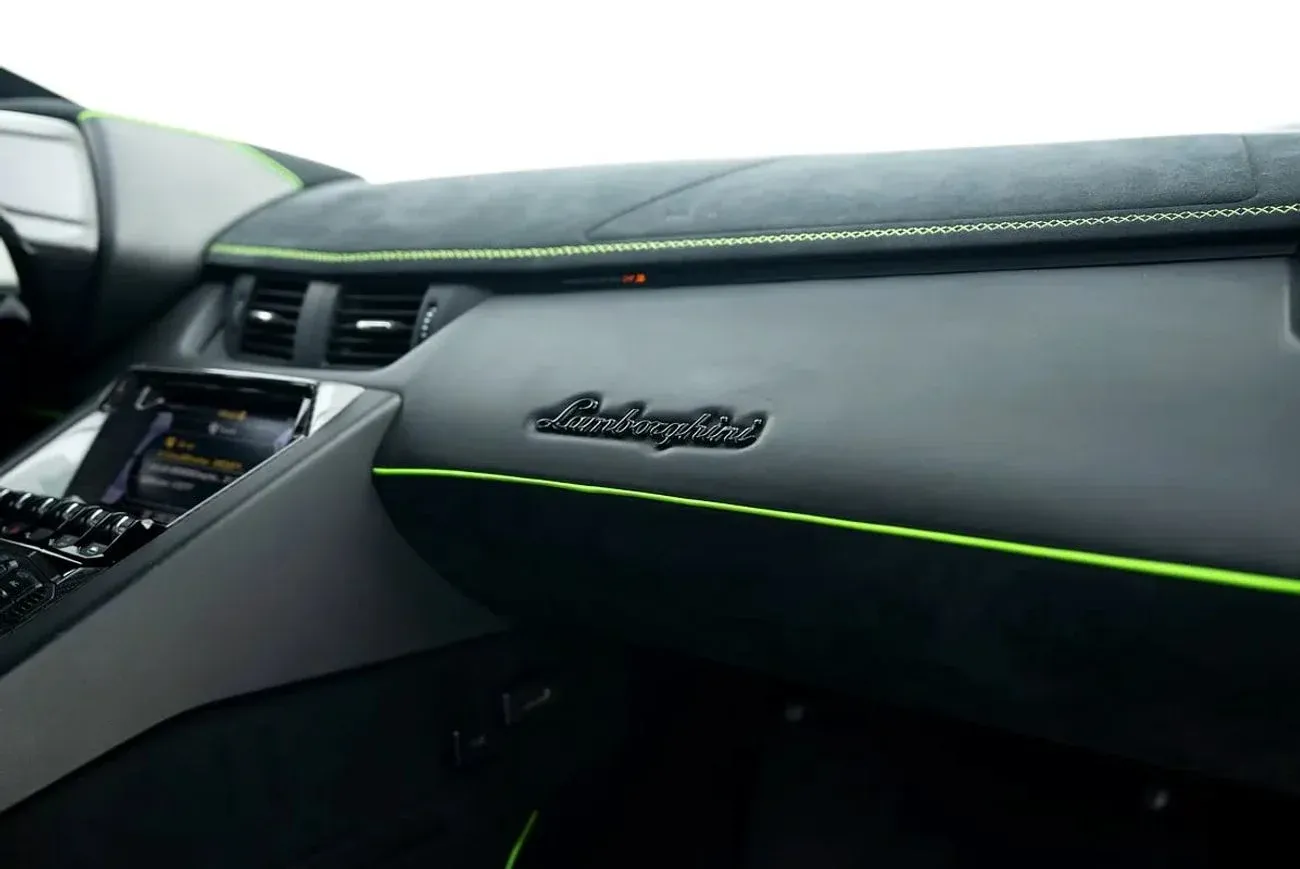Lamborghini Aventador SVJ 2020 — фото 12