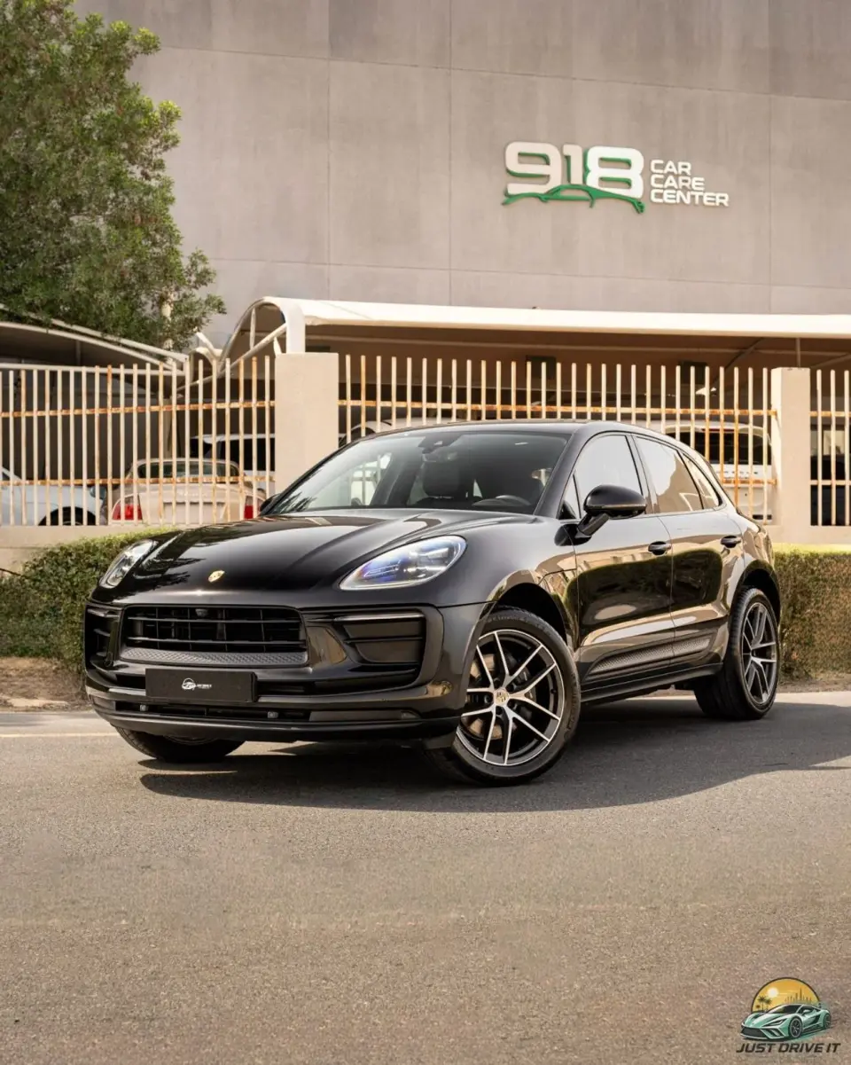 Porsche Macan STANDARD 2024