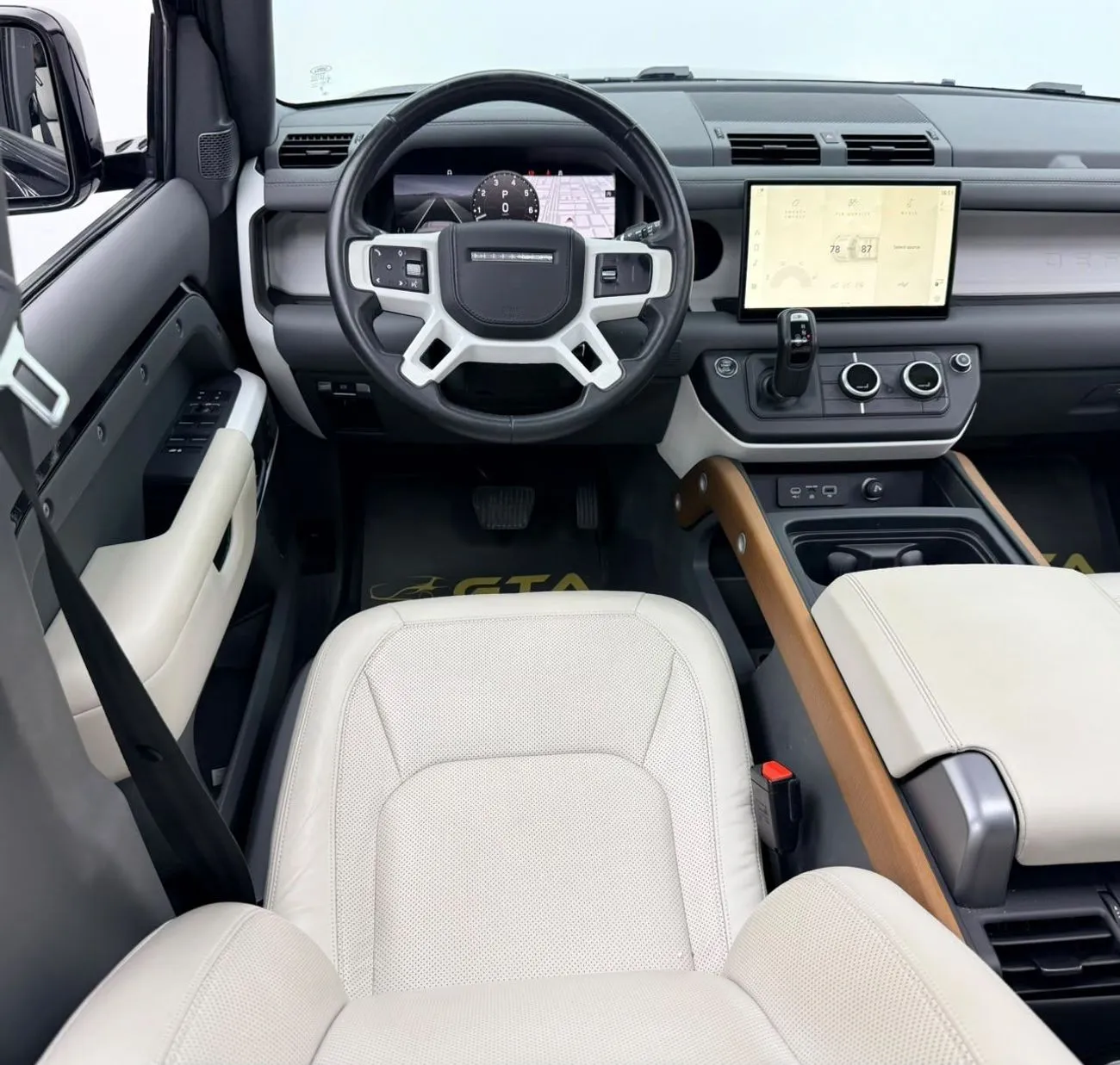 Land Rover Defender 110 HSE P400 2024 — фото 14