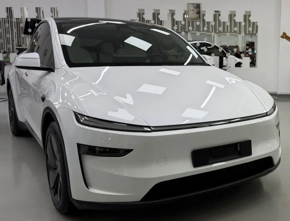 Tesla Model Y LONG RANGE 2025