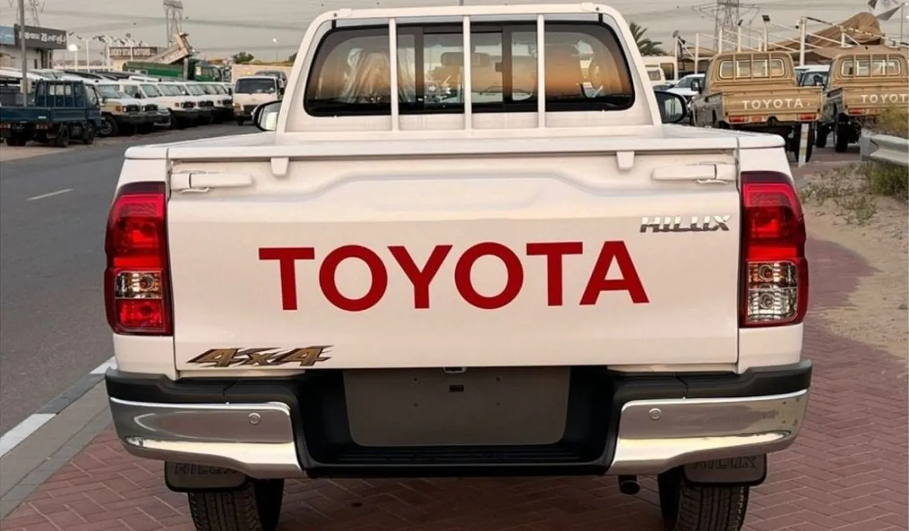 Toyota Hilux GLX 2024 — фото 7
