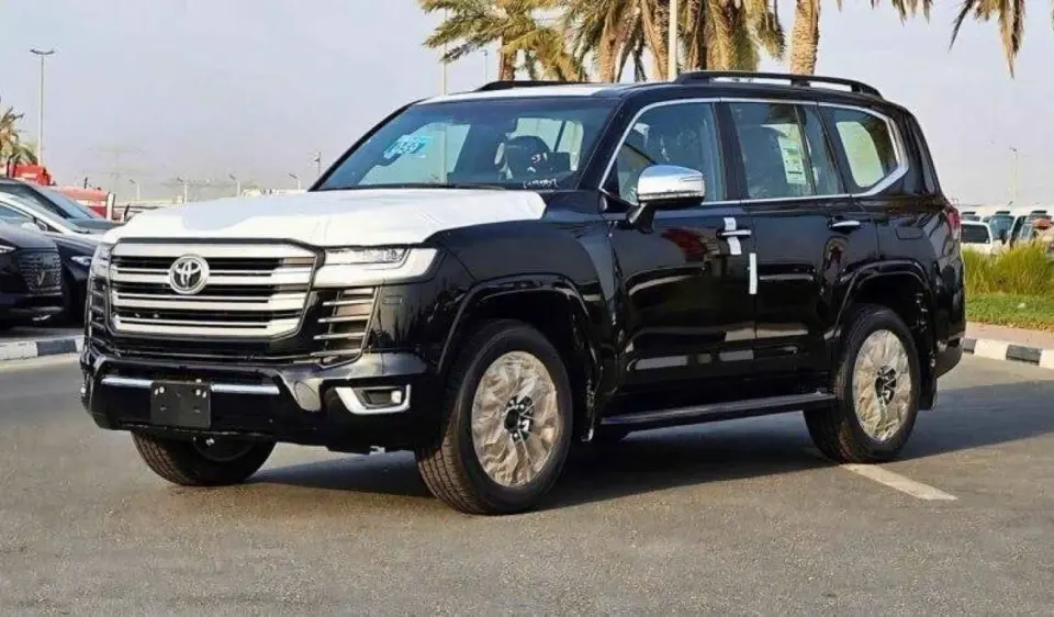 Toyota Land Cruiser VX 2025