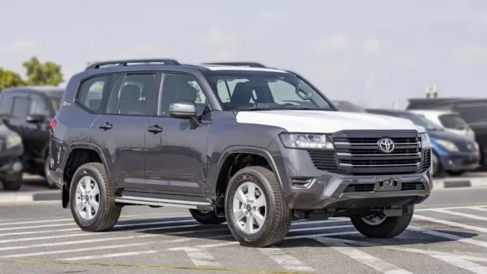 Toyota Land Cruiser GXR 2025
